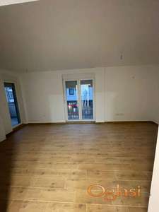 Novi Sad, Podbara trosoban stan 64m2